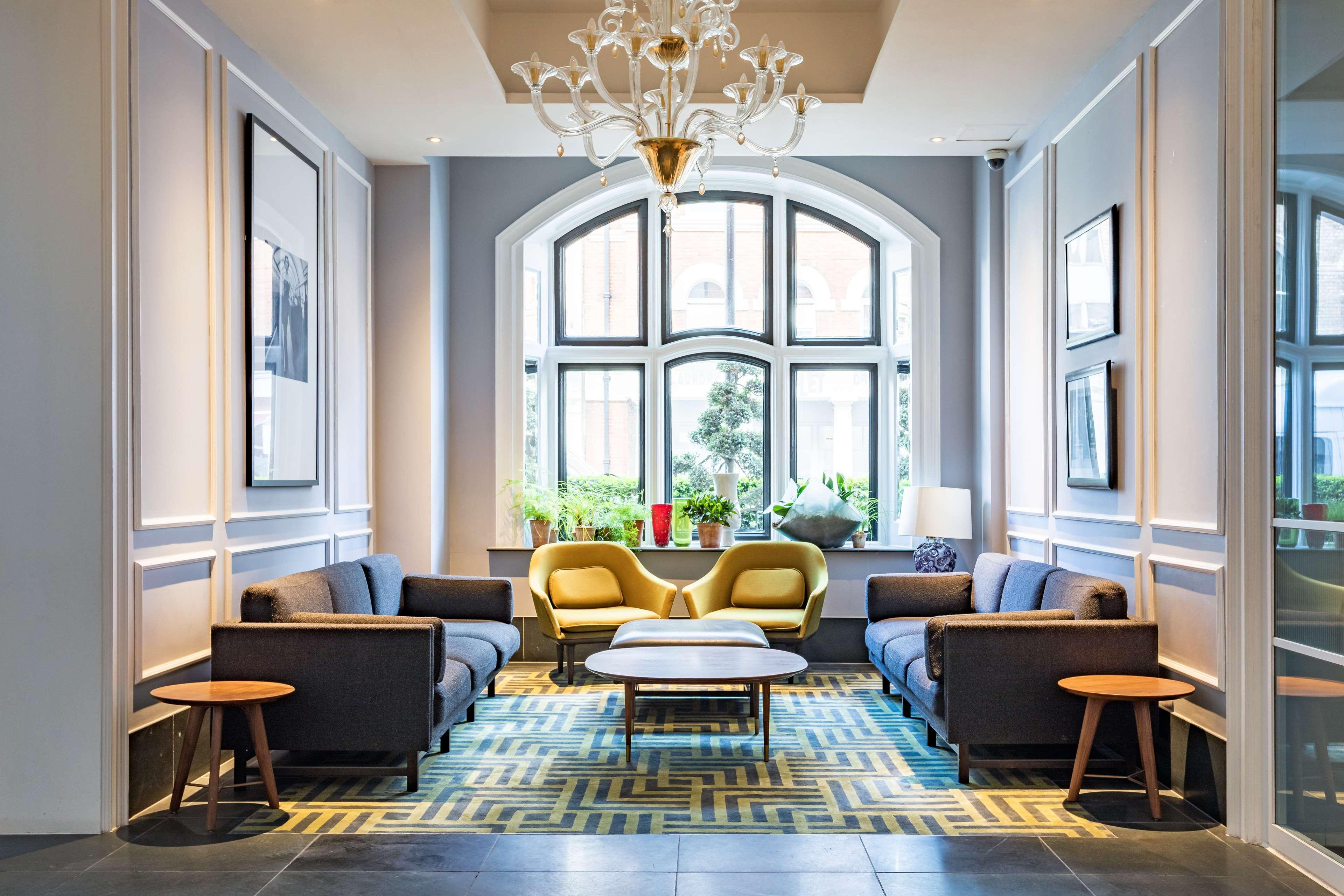 Radisson Blu Hotel, London Bloomsbury Exterior photo